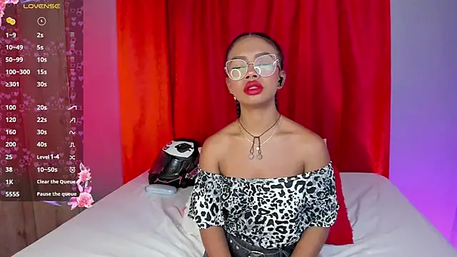 EmmaSmith06 online show from 19, 12, 2025