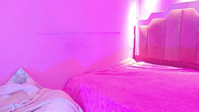 Snapshot of LoveQueen2 chatting on 7, 3, 2026 LoveQueen2 online show from 7, 3, 2026