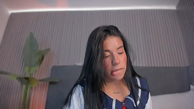 emelie 89 online show from 29, 4, 2026