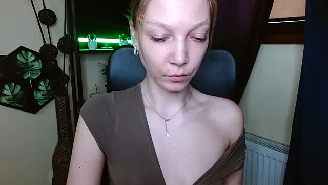 EmillyPlay online show from 7, 4, 2026