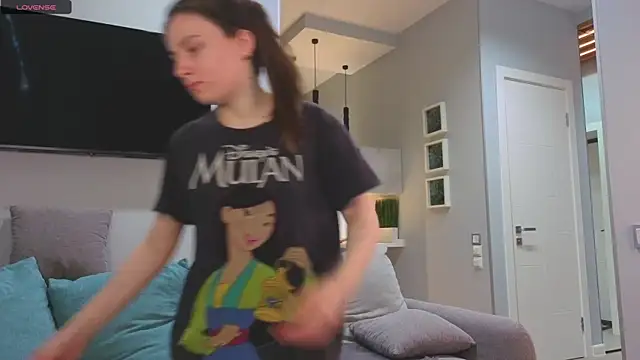 DonnaBurkee online show from 17, 11, 2025