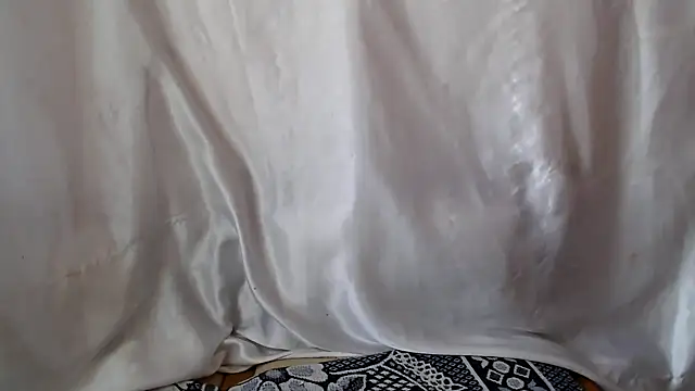 Burberrry  online show from 12, 2, 2025