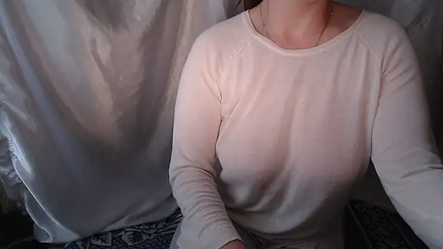 Burberrry  online show from 7, 5, 2026