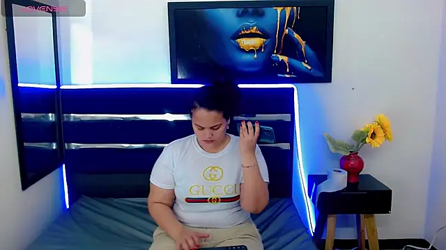 brunnette hot online show from 21, 9, 2025