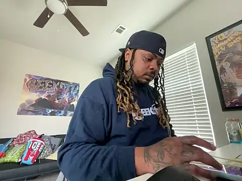 Snapshot of 4EVAGLACIERS chatting on 6, 4, 2026 4EVAGLACIERS online show from 6, 4, 2026