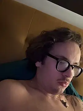 Snapshot of hardmecl chatting on 2, 10, 2025 hardmecl online show from 2, 10, 2025