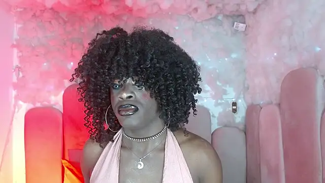 Snapshot of puca_ebony chatting on 2, 6, 2026 puca ebony online show from 2, 6, 2026