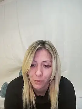 Snapshot of SallyCumLaude chatting on 16, 2, 2025 SallyCumLaude online show from 16, 2, 2025