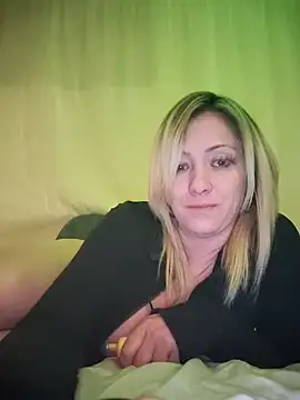Snapshot of SallyCumLaude chatting on 16, 2, 2025 SallyCumLaude online show from 16, 2, 2025