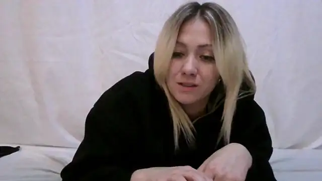 Snapshot of SallyCumLaude chatting on 26, 2, 2025 SallyCumLaude online show from 26, 2, 2025