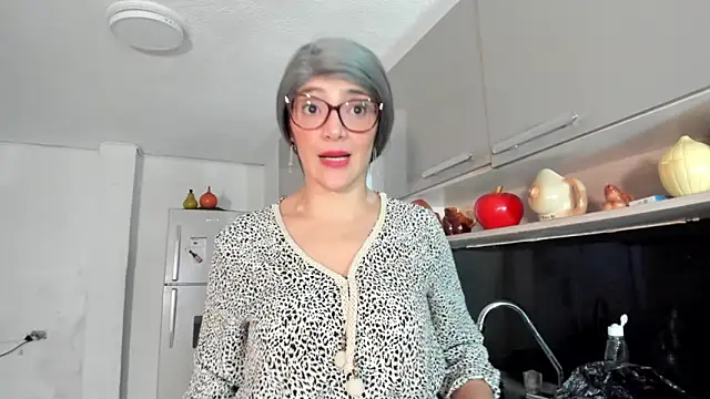 Jessica Herrera  online show from 23, 1, 2025