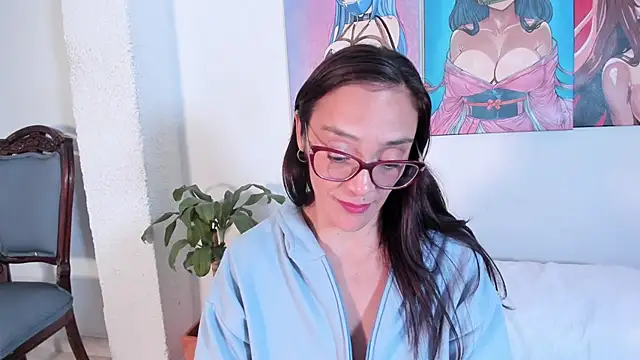 Jessica Herrera  online show from 13, 10, 2025