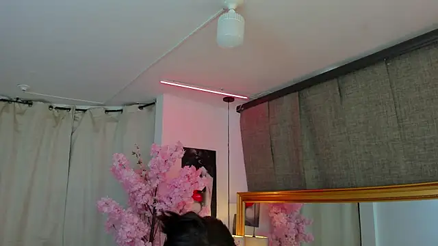 Snapshot of IsseyMz chatting on 25, 12, 2024 IsseyMz online show from 25, 12, 2024
