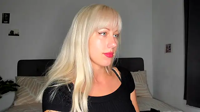 Snapshot of Ad_Astrid chatting on 14, 10, 2025 Ad Astrid online show from 14, 10, 2025