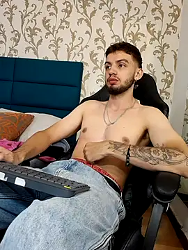 Snapshot of Michael_magno chatting on 25, 3, 2026 Michael magno online show from 25, 3, 2026