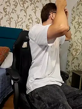 Snapshot of Michael_magno chatting on 31, 3, 2026 Michael magno online show from 31, 3, 2026