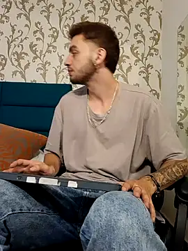 Snapshot of Michael_magno chatting on 5, 4, 2026 Michael magno online show from 5, 4, 2026