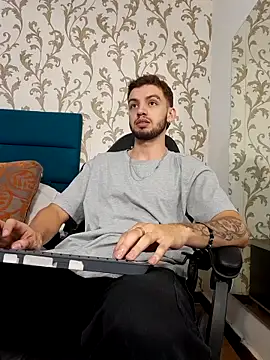 Snapshot of Michael_magno chatting on 7, 4, 2026 Michael magno online show from 7, 4, 2026