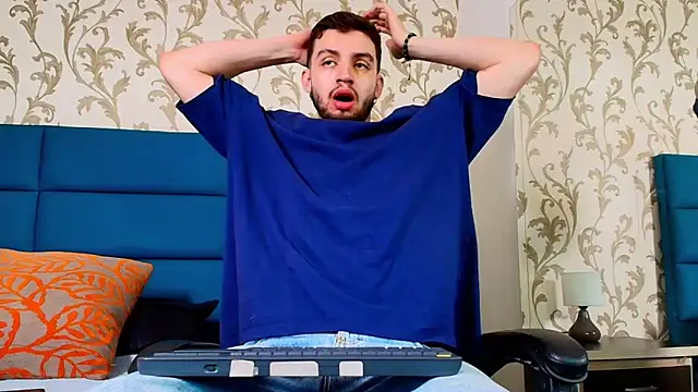 Snapshot of Michael_magno chatting on 19, 6, 2026 Michael magno online show from 19, 6, 2026