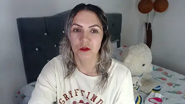 Chantal hott online show from 9, 5, 2026