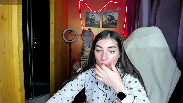 Fiery Brunette  online show from 1, 10, 2025