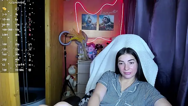 Fiery Brunette  online show from 19, 11, 2025