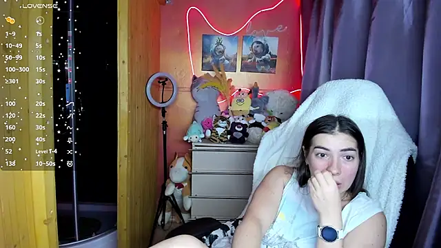 Fiery Brunette  online show from 9, 3, 2026