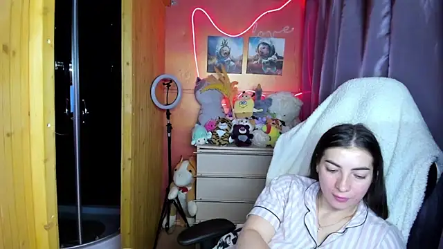 Fiery Brunette  online show from 24, 3, 2026