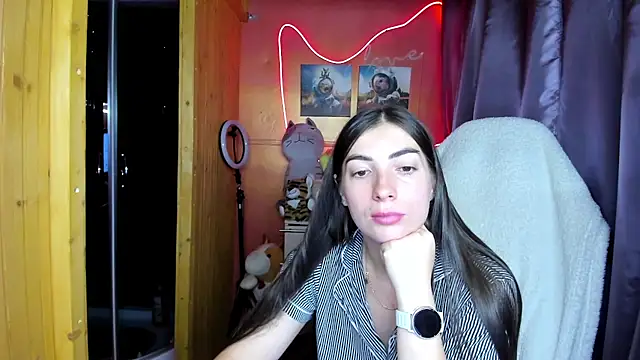 Fiery Brunette  online show from 2, 8, 2026
