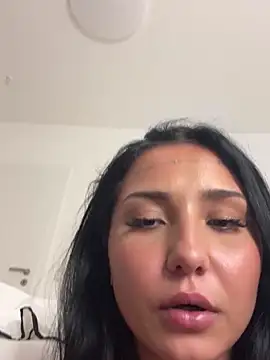 Snapshot of Coco-Love chatting on 22, 2, 2025 Coco-Love online show from 22, 2, 2025