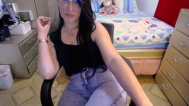 Snapshot of BitterMomXxx chatting on 26, 2, 2025 BitterMomXxx online show from 26, 2, 2025