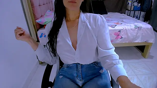 BitterMomXxx online show from 26, 5, 2026