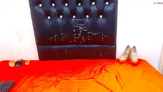 Snapshot of JUICYASSxxx chatting on 18, 3, 2025 JUICYASSxxx online show from 18, 3, 2025