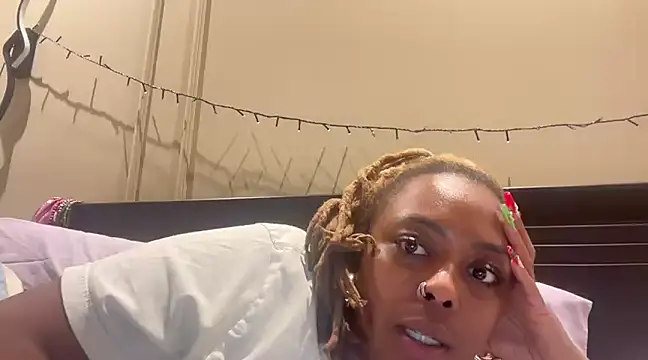 Snapshot of ChocolateCakeQueen chatting on 7, 1, 2025 ChocolateCakeQueen online show from 7, 1, 2025
