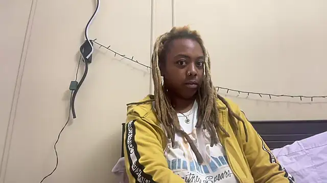 Snapshot of ChocolateCakeQueen chatting on 9, 1, 2025 ChocolateCakeQueen online show from 9, 1, 2025
