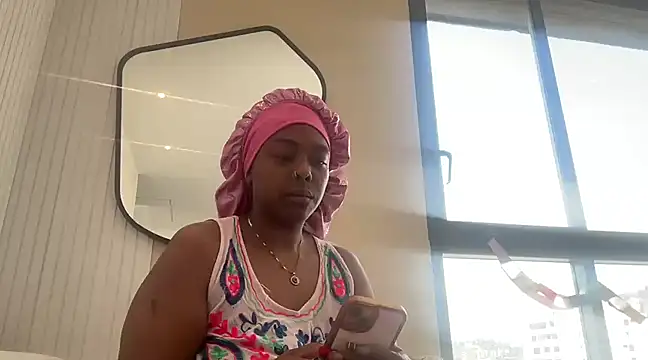Snapshot of ChocolateCakeQueen chatting on 11, 1, 2025 ChocolateCakeQueen online show from 11, 1, 2025