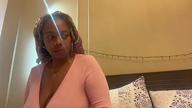 Snapshot of ChocolateCakeQueen chatting on 13, 1, 2025 ChocolateCakeQueen online show from 13, 1, 2025