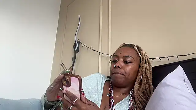 Snapshot of ChocolateCakeQueen chatting on 16, 1, 2025 ChocolateCakeQueen online show from 16, 1, 2025