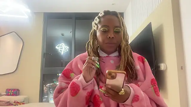 Snapshot of ChocolateCakeQueen chatting on 20, 1, 2025 ChocolateCakeQueen online show from 20, 1, 2025