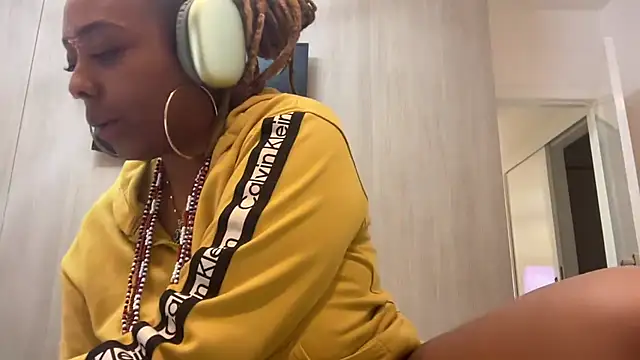 Snapshot of ChocolateCakeQueen chatting on 27, 1, 2025 ChocolateCakeQueen online show from 27, 1, 2025