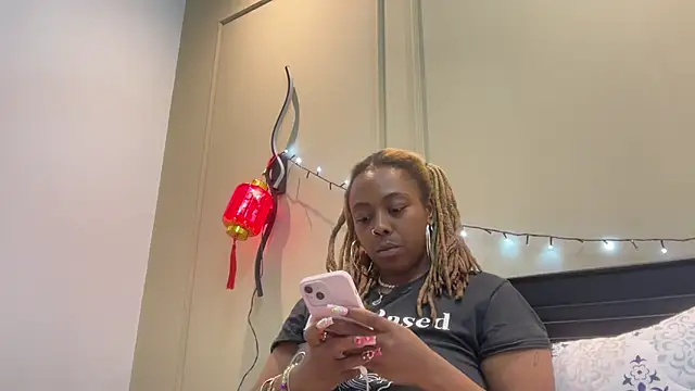 Snapshot of ChocolateCakeQueen chatting on 3, 2, 2025 ChocolateCakeQueen online show from 3, 2, 2025