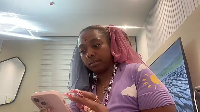 Snapshot of ChocolateCakeQueen chatting on 4, 2, 2025 ChocolateCakeQueen online show from 4, 2, 2025