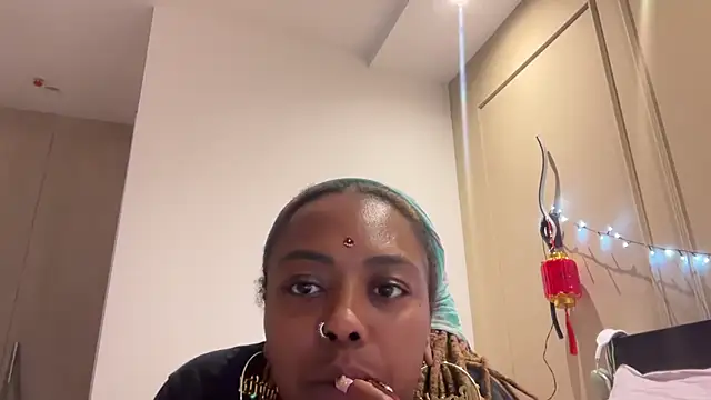 Snapshot of ChocolateCakeQueen chatting on 9, 2, 2025 ChocolateCakeQueen online show from 9, 2, 2025