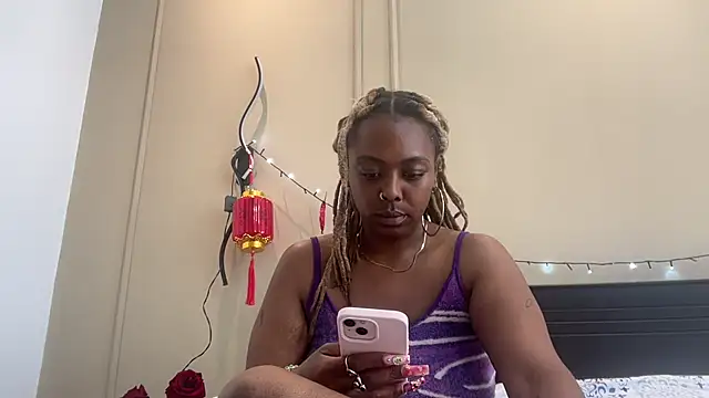 Snapshot of ChocolateCakeQueen chatting on 14, 2, 2025 ChocolateCakeQueen online show from 14, 2, 2025