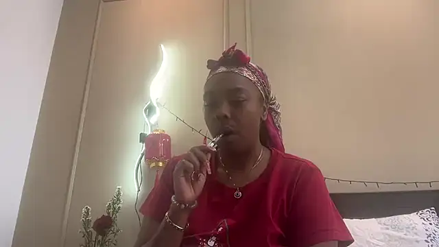 Snapshot of ChocolateCakeQueen chatting on 18, 2, 2025 ChocolateCakeQueen online show from 18, 2, 2025