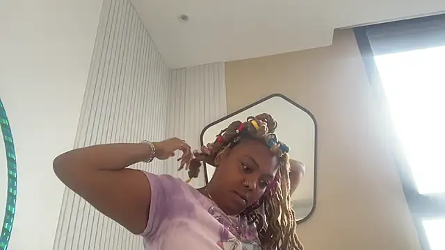 Snapshot of ChocolateCakeQueen chatting on 24, 2, 2025 ChocolateCakeQueen online show from 24, 2, 2025