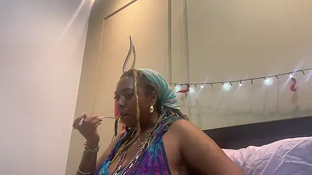 Snapshot of ChocolateCakeQueen chatting on 26, 2, 2025 ChocolateCakeQueen online show from 26, 2, 2025