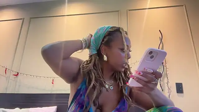 Snapshot of ChocolateCakeQueen chatting on 26, 2, 2025 ChocolateCakeQueen online show from 26, 2, 2025