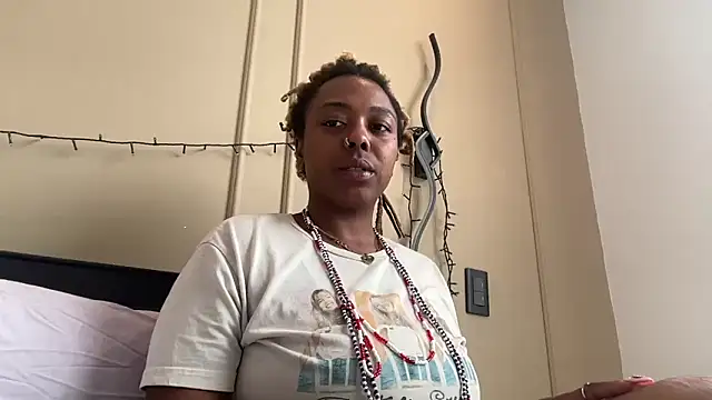Snapshot of ChocolateCakeQueen chatting on 11, 3, 2025 ChocolateCakeQueen online show from 11, 3, 2025