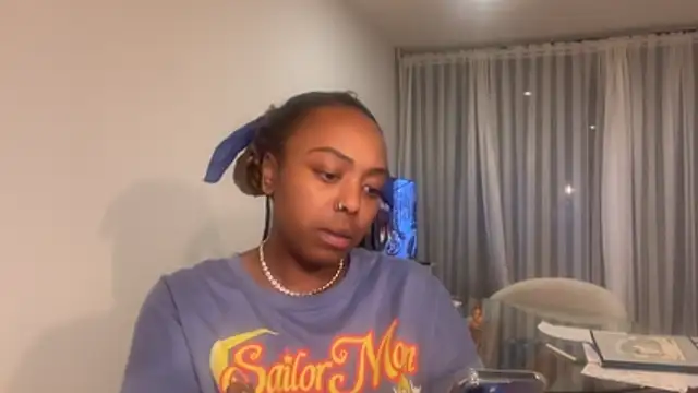 ChocolateCakeQueen online show from 4, 12, 2025